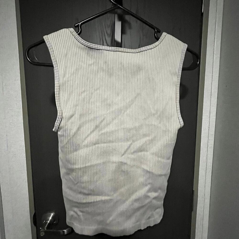 Heart neck top - Picture 2 of 3